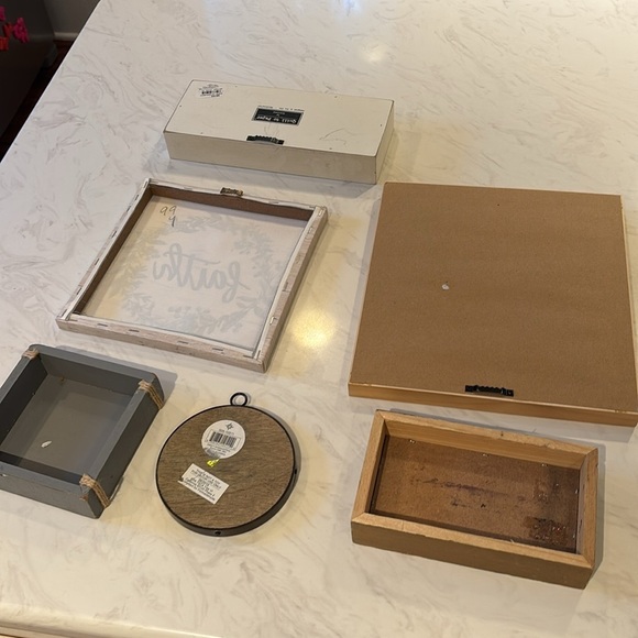 Lot of 6 Farmhouse Decorative Wall Art Set with Inspirational Quotes - Picture 2 of 2